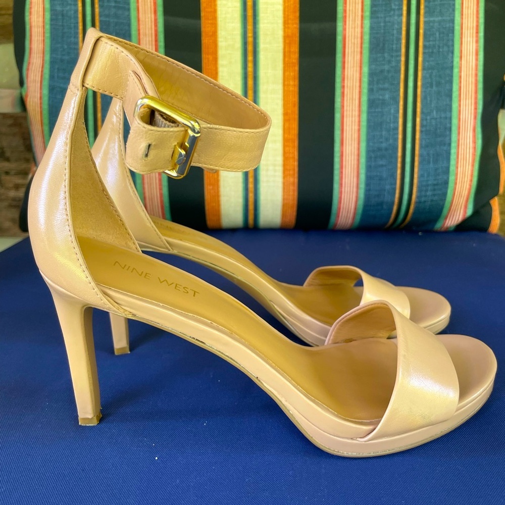 Nude Nine West Heels